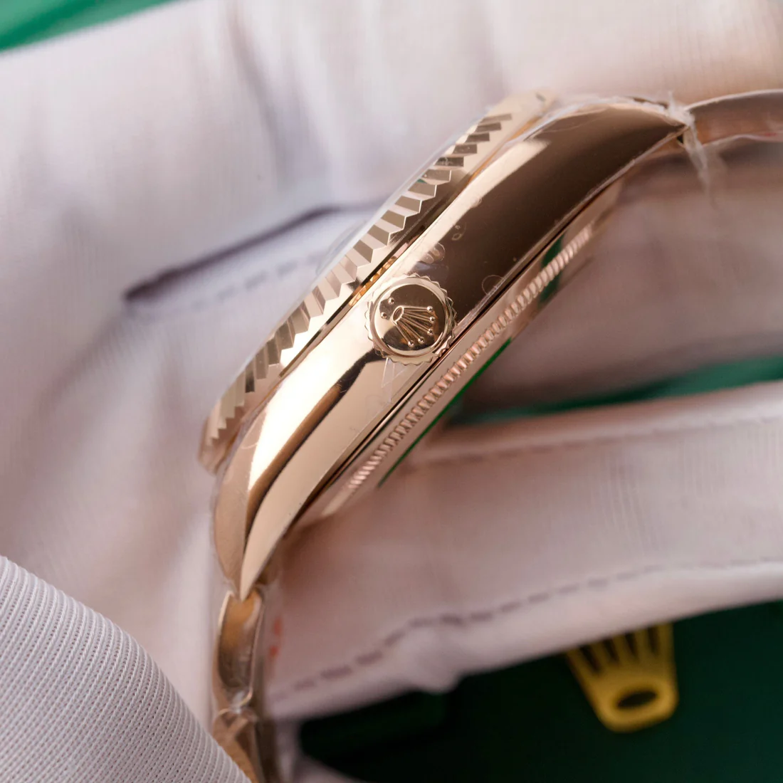 Rolex Sky Dweller in 18 kt Everose gold m336935 0001 42mm