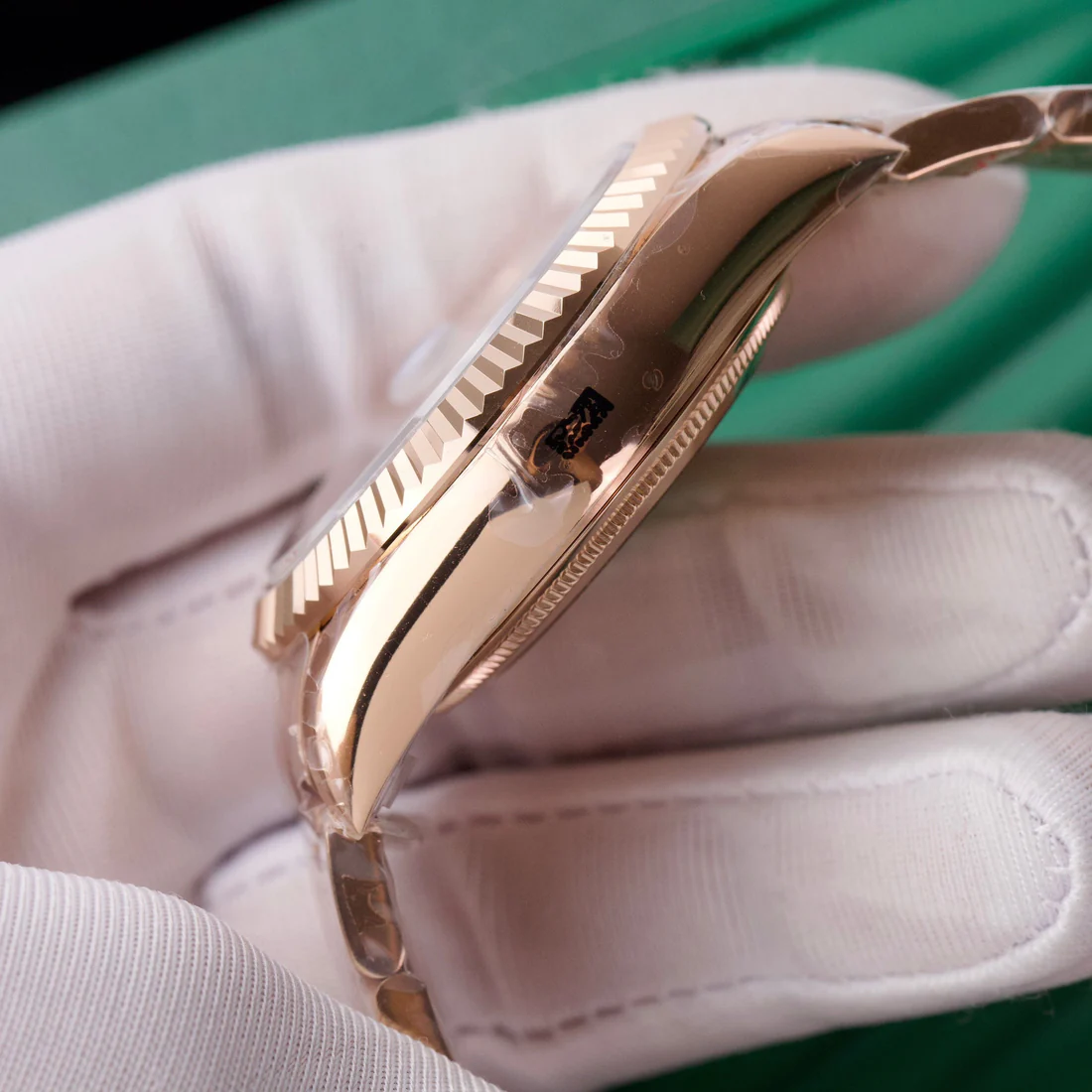 Rolex Sky Dweller in 18 kt Everose gold m336935 0001 42mm