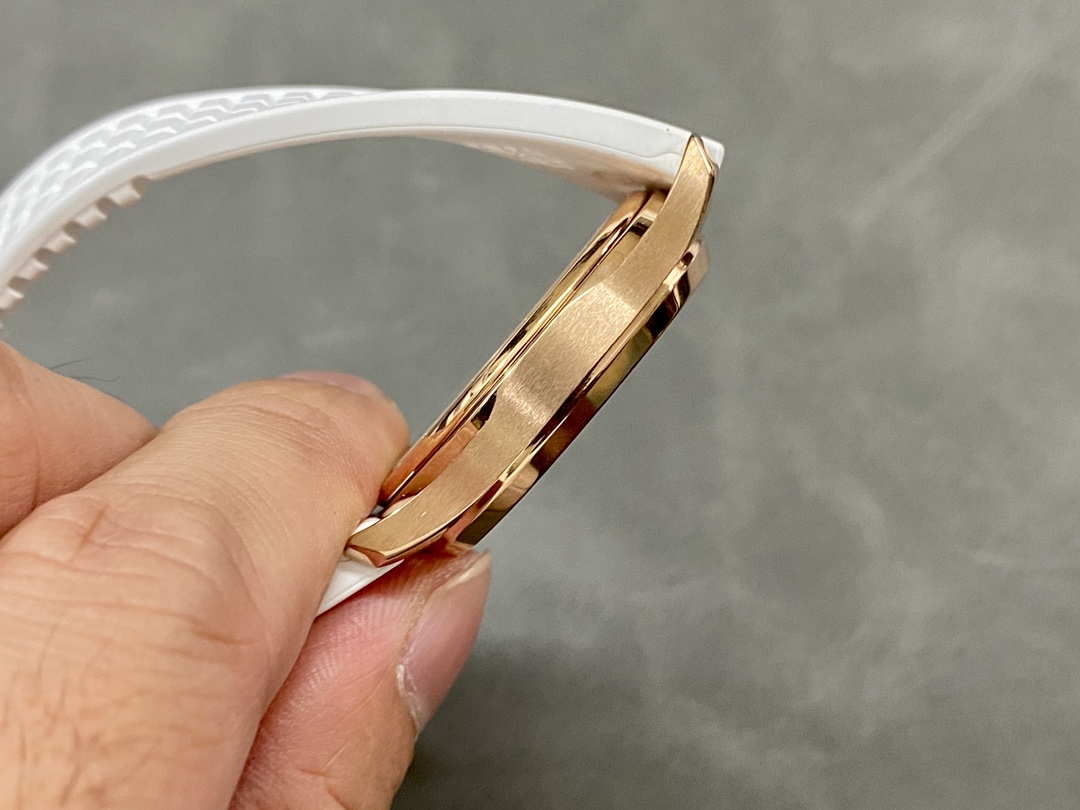 Replica Patek Philippe Aquanaut Rose Gold White Dial 5068R 010 36mm Lady Watch