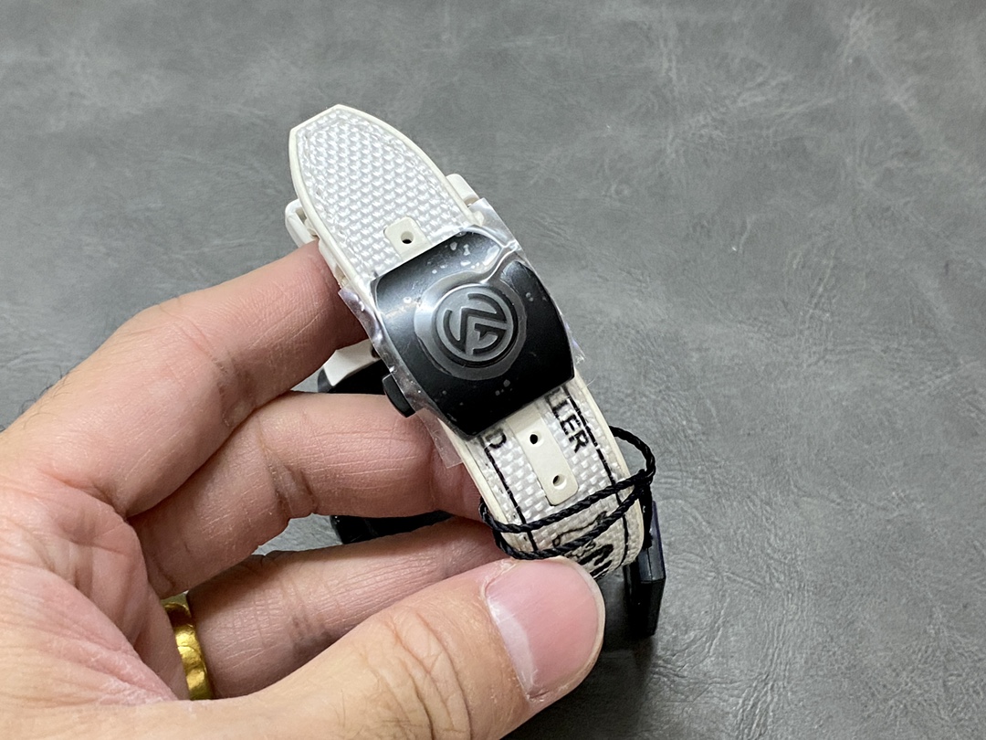 Franck Muller V45 Carbon Fiber Case White Dial