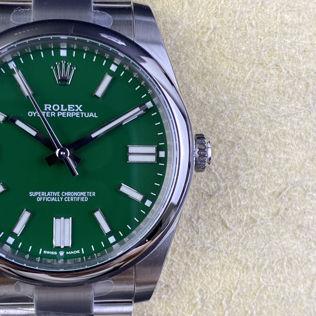 Rolex Oyster Perpetual 41 Green Dial 124300 0005 Men's Watch