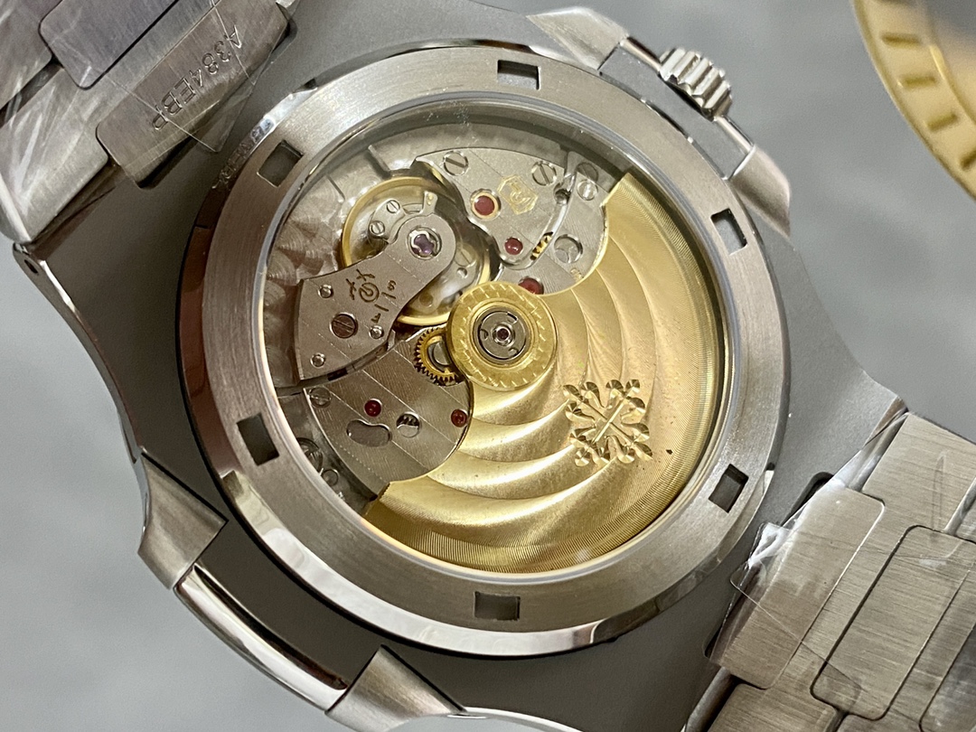 Replica Patek Philippe Nautilus 5711 1A 011 White Dial 40mm Mens Watch