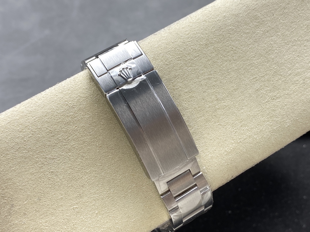 Rolex Sea-Dweller Deepsea 136660 0005 Stainless Steel Black Blue Dial 44MM Mens Replica Watch