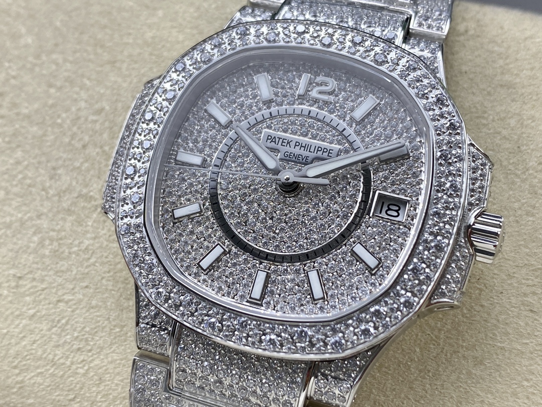 Patek Philippe Nautilus Diamond 5711 40mm & 35mm Replica Watch