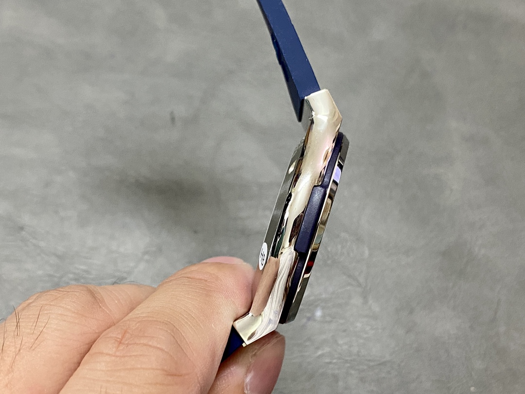 Hublot Classic Fusion 301.PB.131.RX 42mm Mens