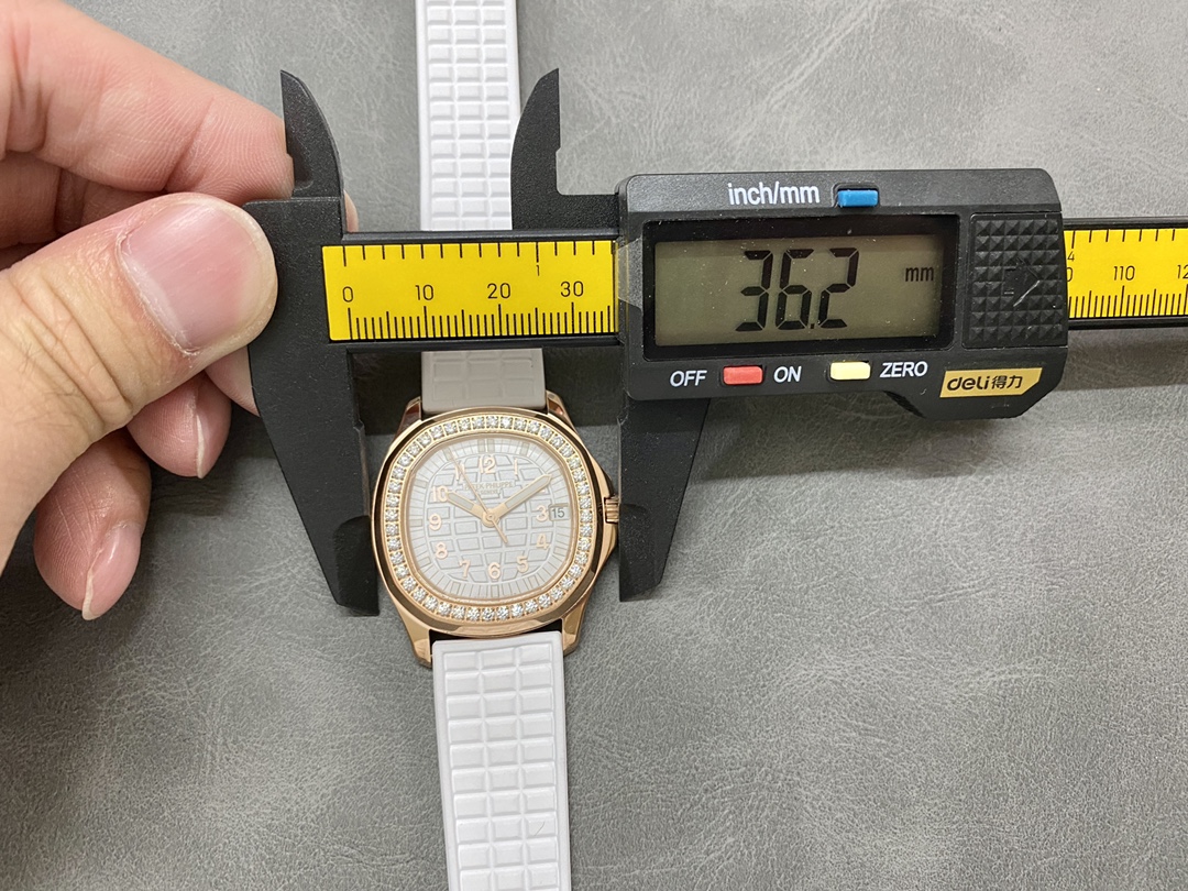 Replica Patek Philippe Aquanaut Rose Gold White Dial 5068R 010 36mm Lady Watch