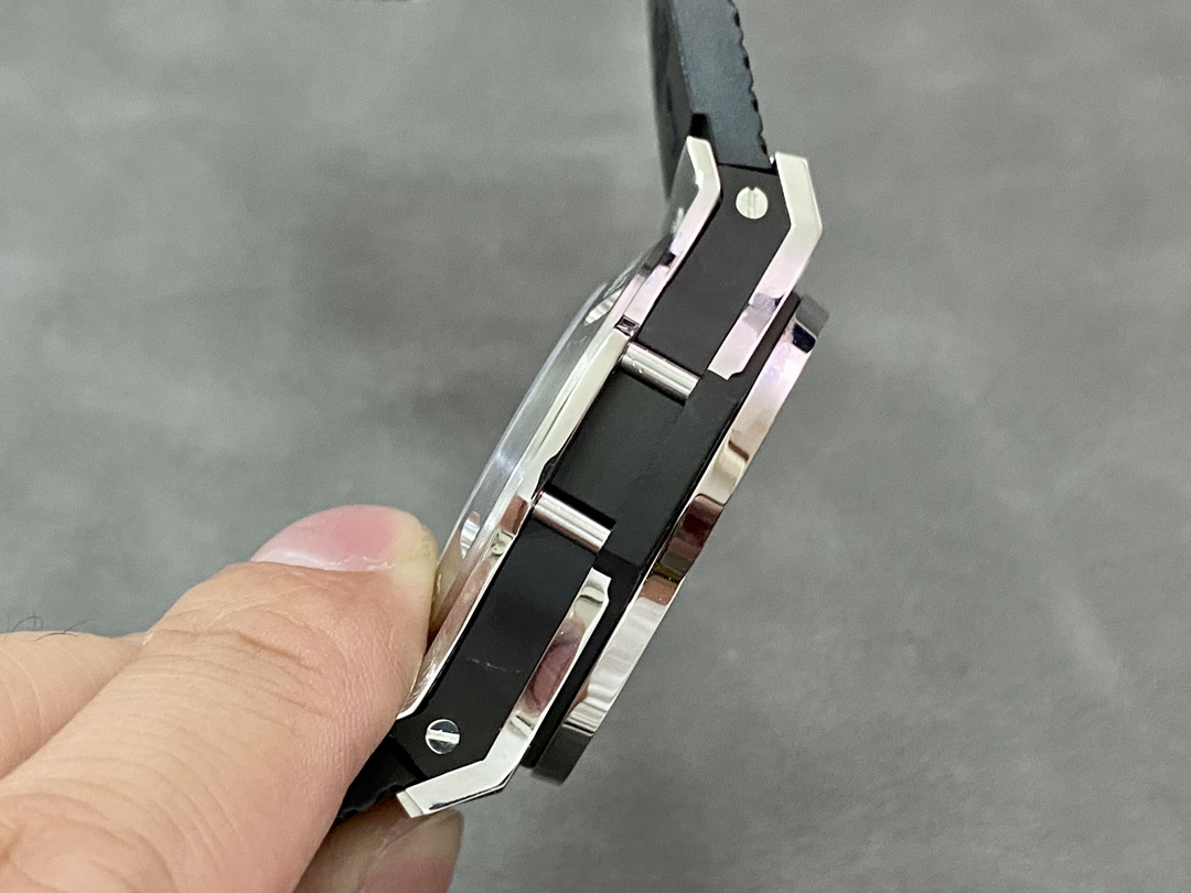 Hublot Big Bang 301.SB.131.RX 44mm Mens