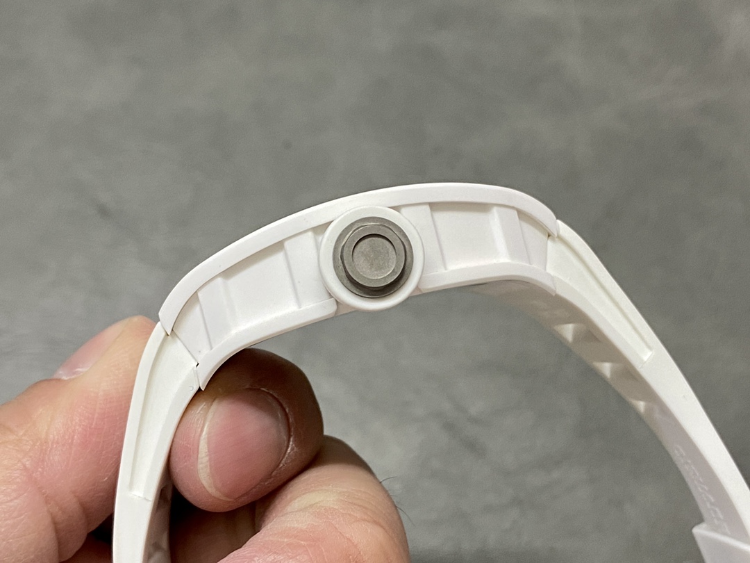 Richard Miller RM 055 RMUL2 NTPT Carbon Fiber Black Mark White Rubber Strap