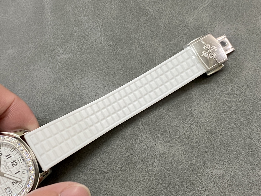 Replica Patek Philippe Aquanaut White 5067A 024 36mm Lady Watch