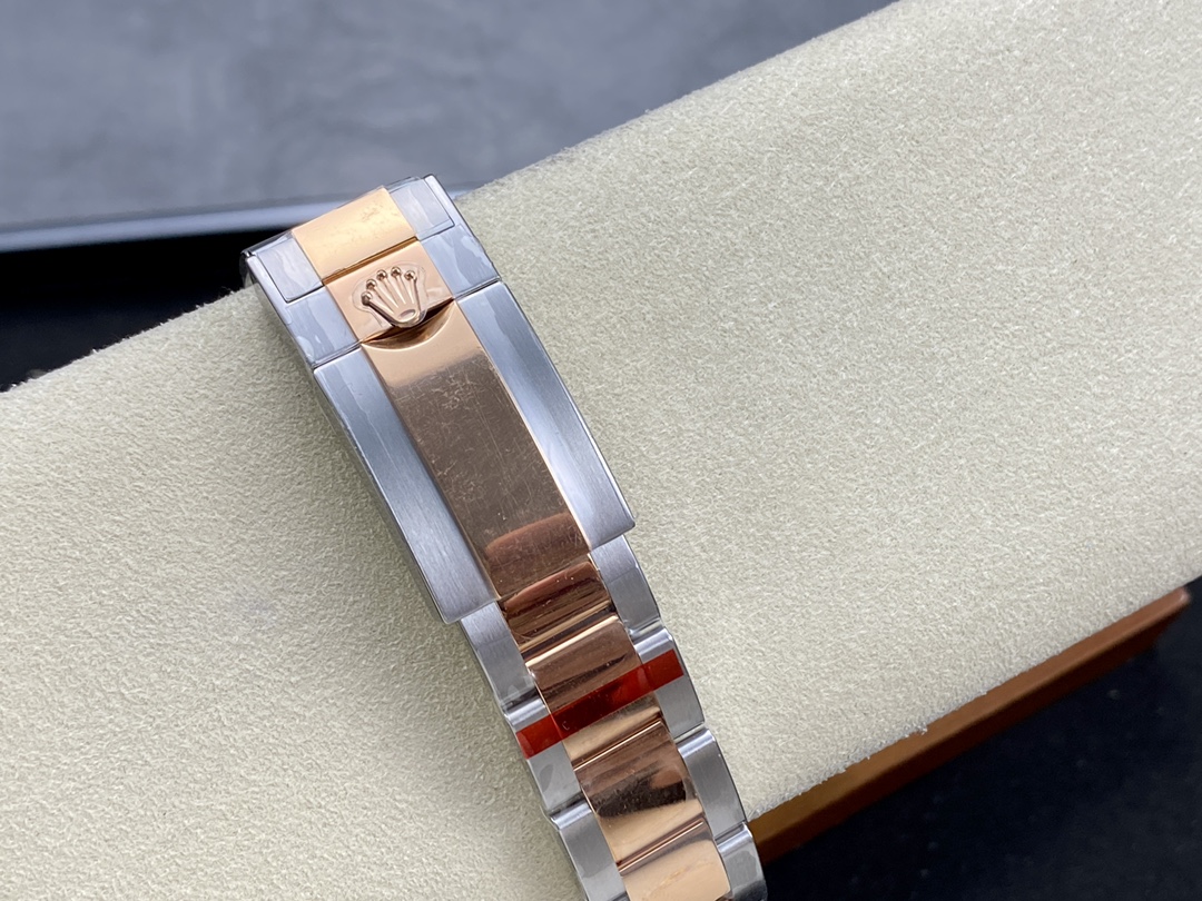 Rolex Yacht-Master 126621 EverRose Gold Black Dial 40MM Mens Replica Watch