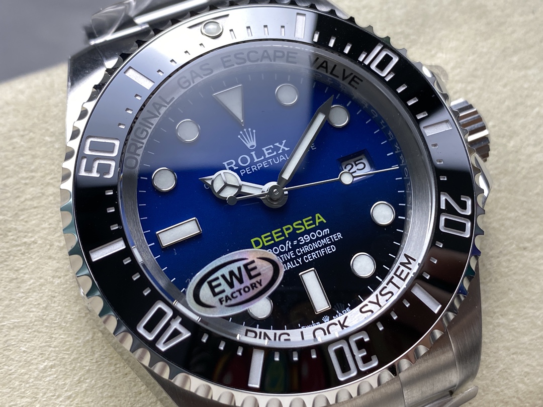 Rolex Sea-Dweller Deepsea 136660 0005 Stainless Steel Black Blue Dial 44MM Mens Replica Watch