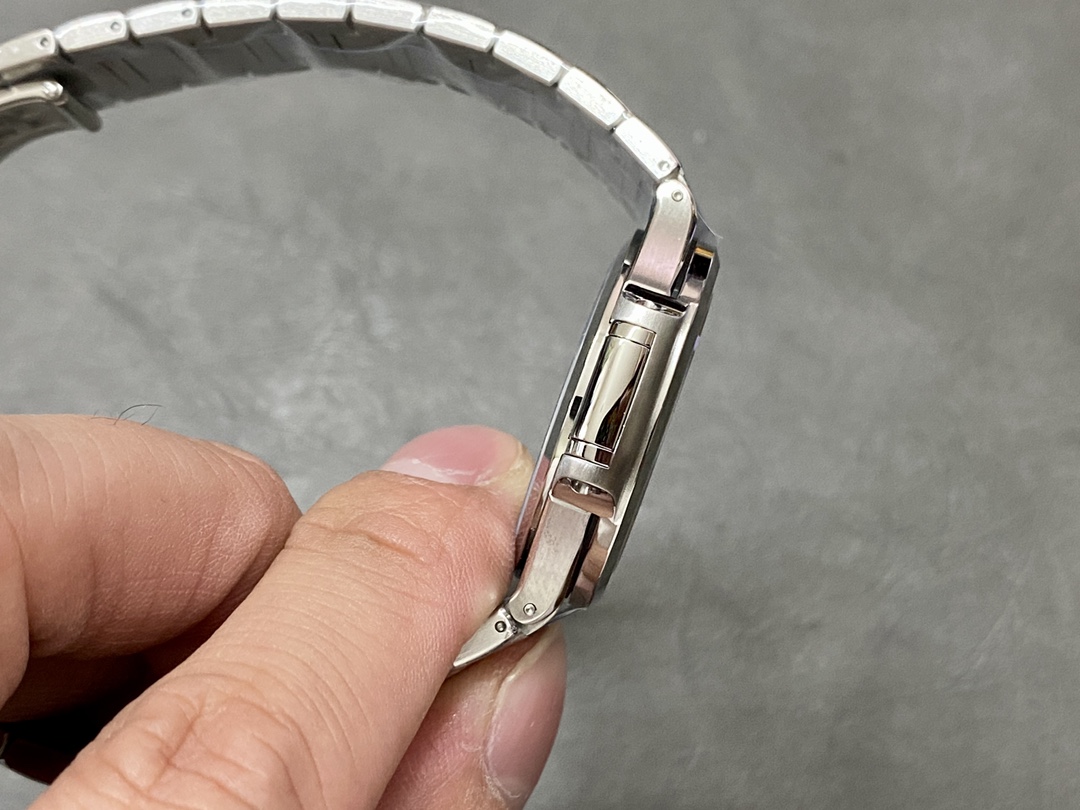 Patek Philippe Ladies Nautilus Blue Dial and Grey Dial 7118 1A 001 35.2mm