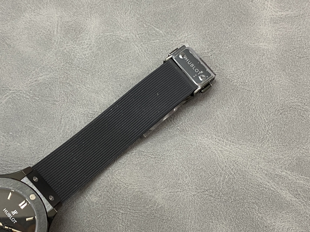 Hublot Classic Fusion 565.CM.1470.RX Lady 38 MM