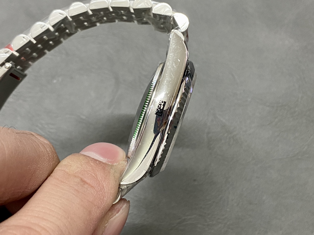 Rolex Datejust 116234 Stainless Steel Fluted Bezel Black Roman Dial 36mm Mens Replica Watch