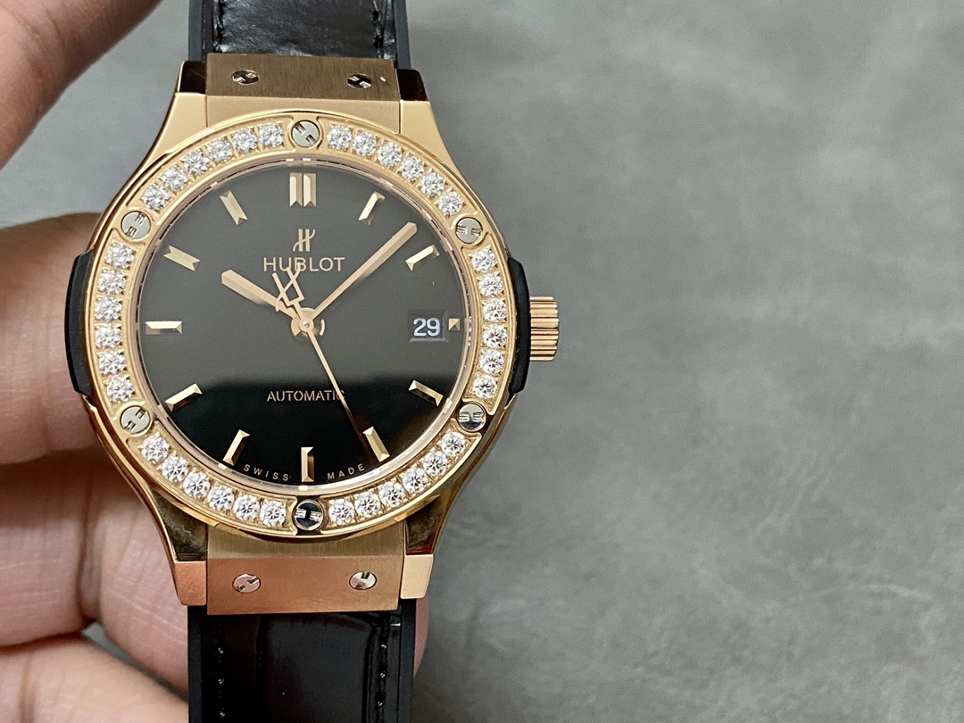 565.OX.1480.LR.1204 Hublot Classic Fusion Automatic 38mm