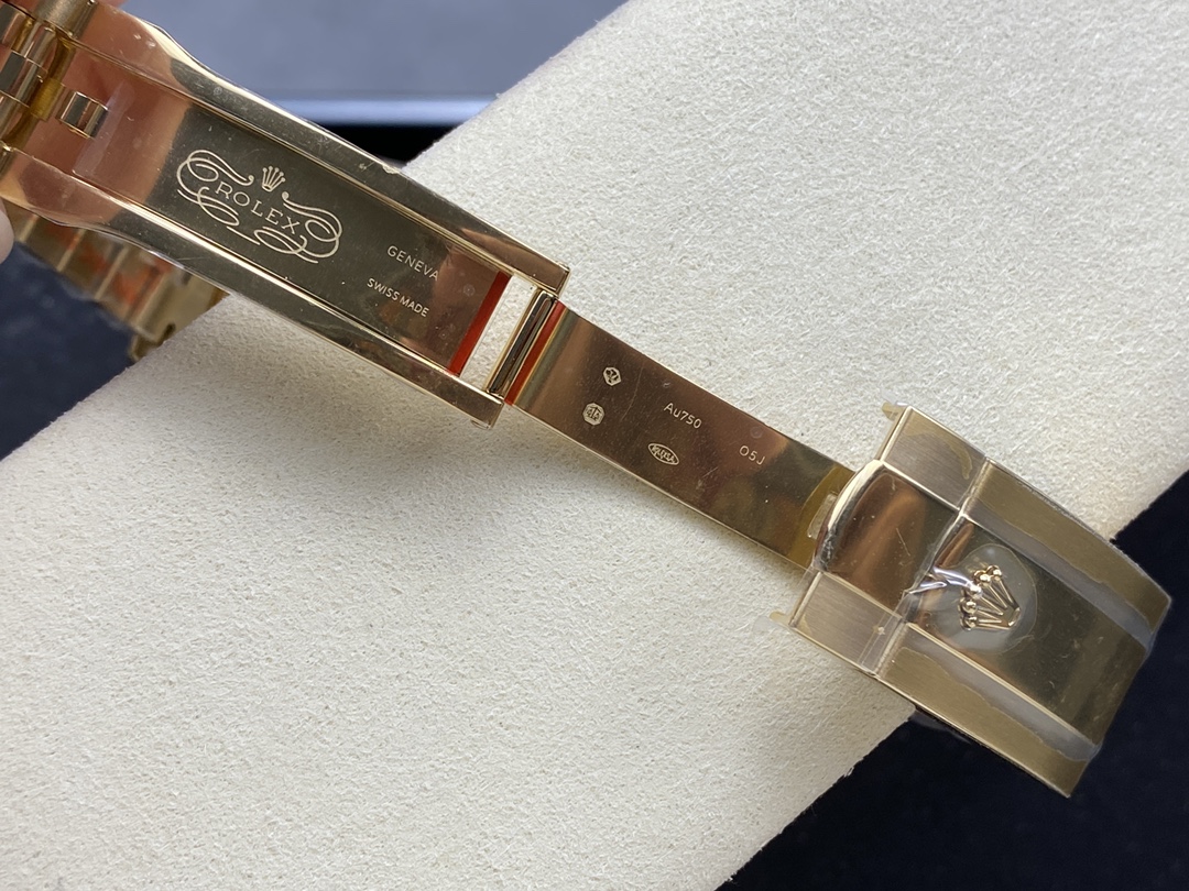 Rolex Sky Dweller 42mm18 kt Yellow Gold Black Dial m336938 0005