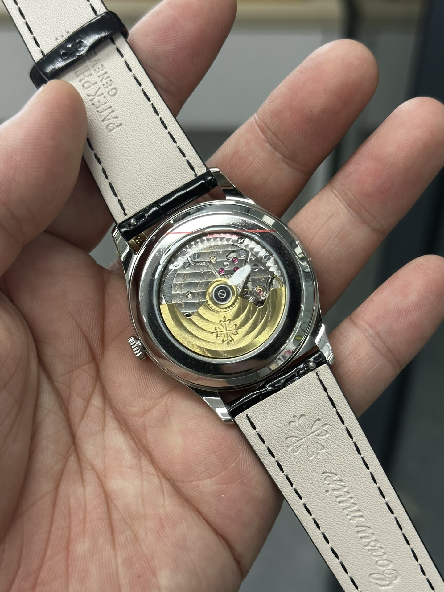 Patek Philippe Calatrava Silver Dial 18 kt White Gold 5196G 001