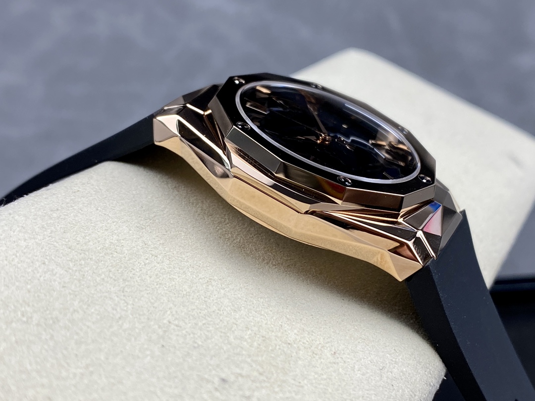 Hublot Classic Fusion 550.OS.1800.RX.ORL19 40 mm