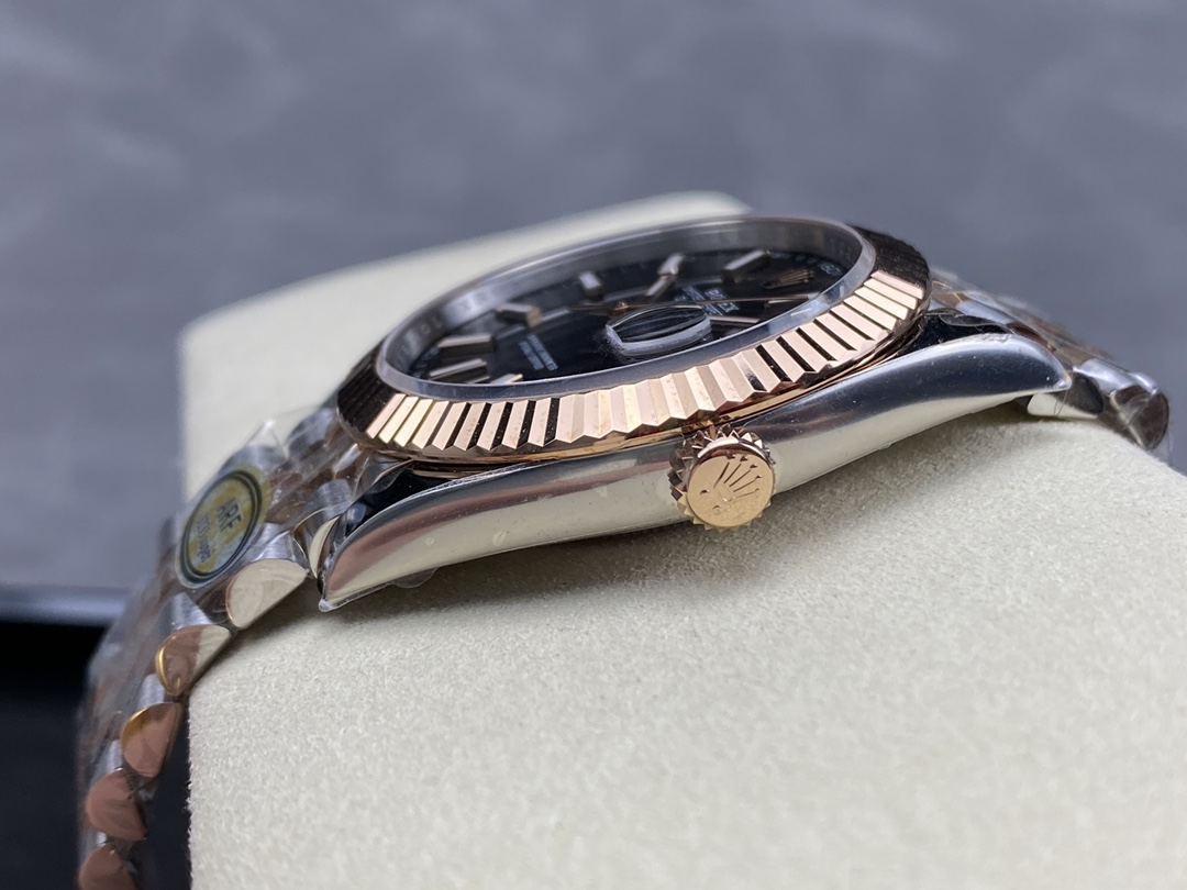 Rolex Datejust 41 Everose Gold Black Dial Jubilee Bracelet 126331