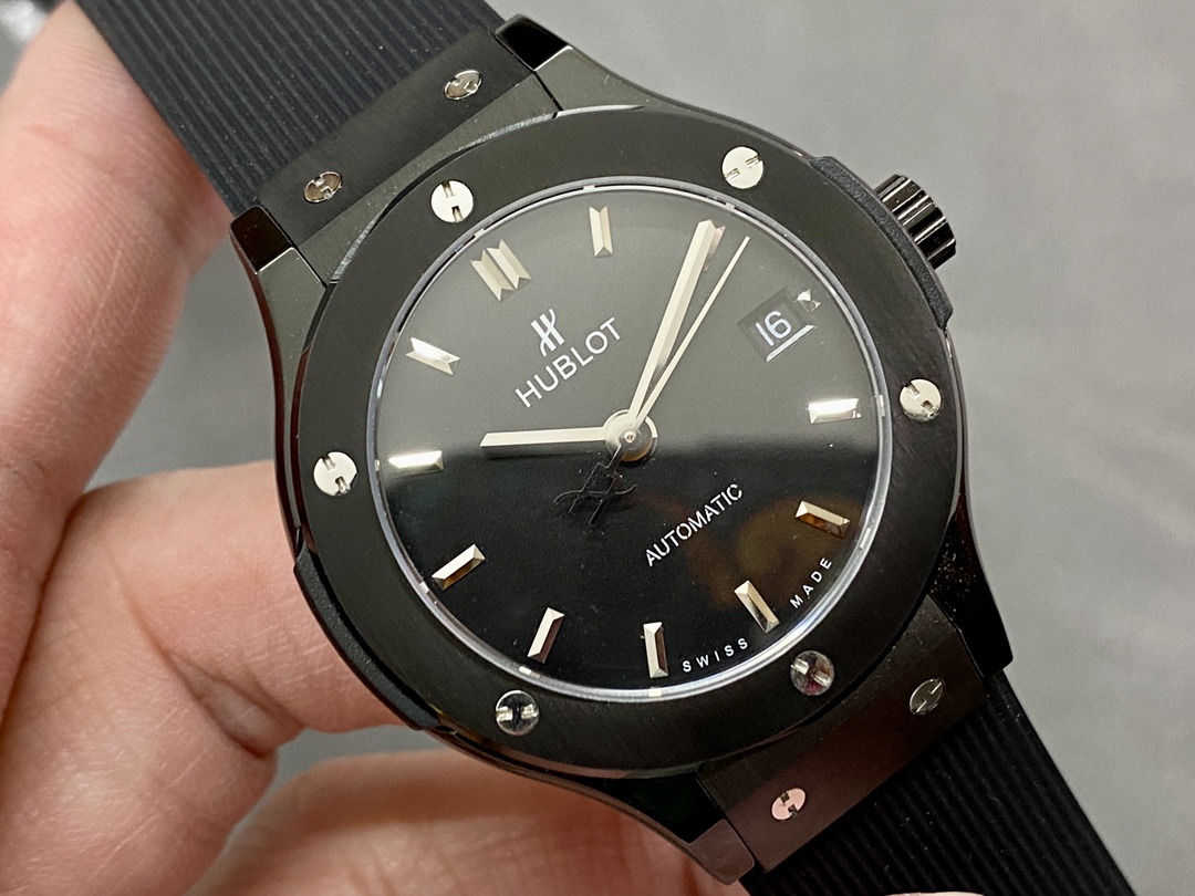 Hublot Classic Fusion 565.CM.1470.RX Lady 38 MM