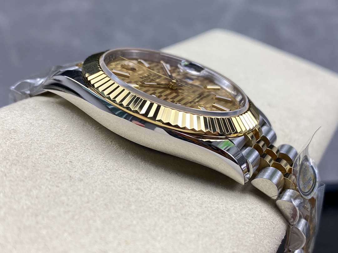 Rolex Datejust 126233 Champagne Motif dial Fluted Bezel 36MM Unisex Replica Watch
