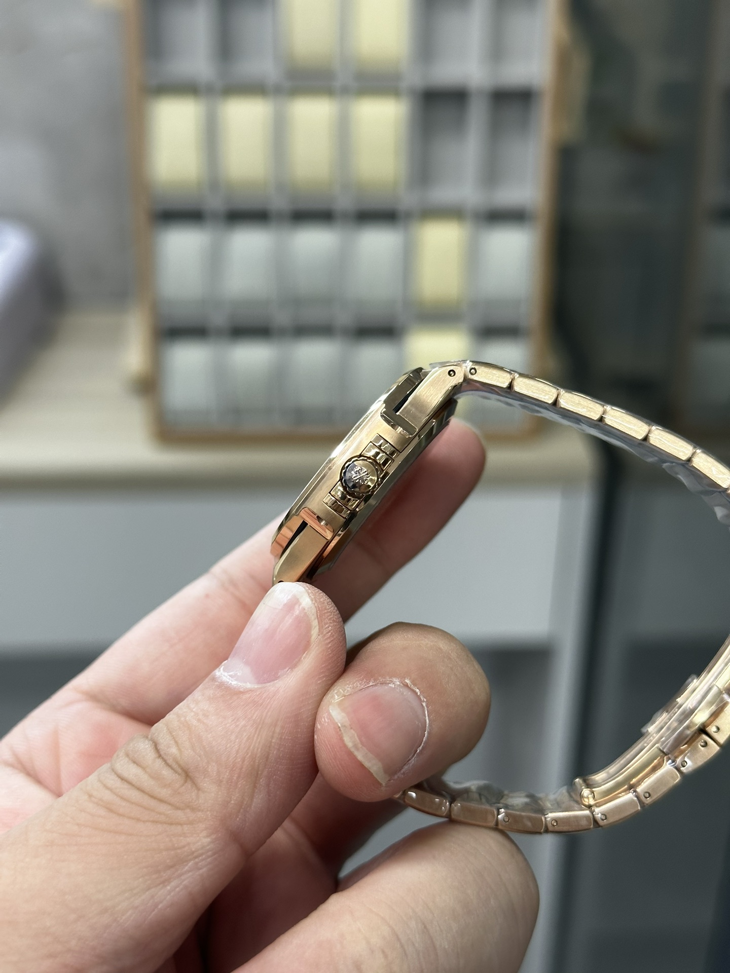 Patek Philippe Ladies Nautilus Golden Dial Rose Gold 7118 1200R 010