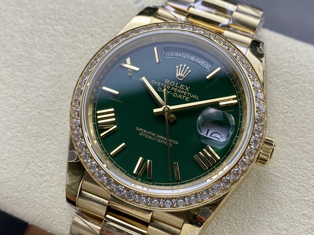 Rolex Day Date 40 18K Yellow Gold Green Dial Diamond Bezel M228348RBR 0040 Men's Watch