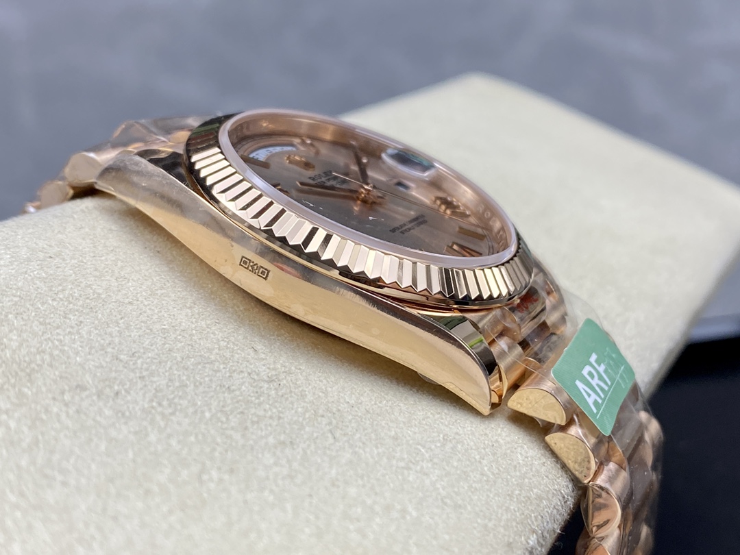 Rolex Day-Date 228235 Sundust Roman Numeral Dial Fluted Bezel 40mm Mens Replica Watch