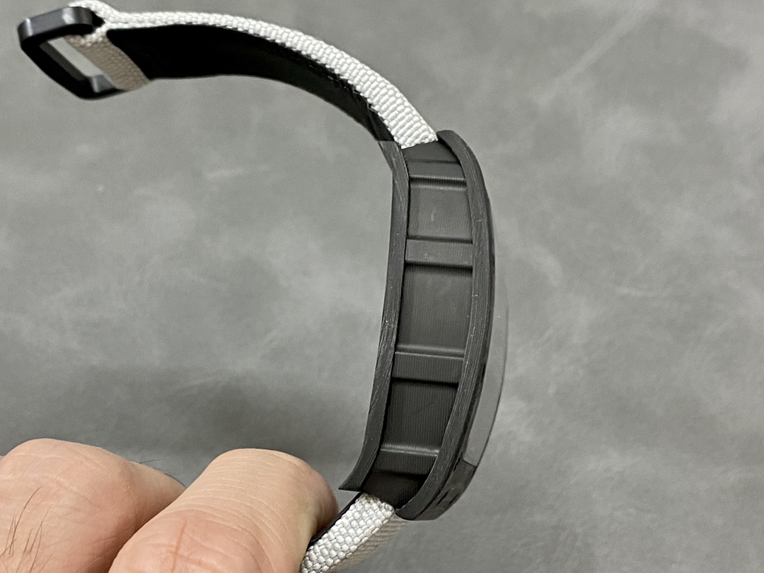 Richard Miller RM 055 RMUL2 NTPT Carbon Fiber Black Rubber Strap
