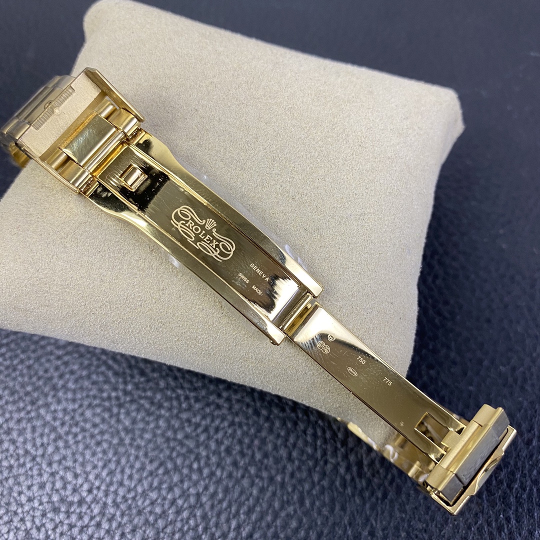 Rolex Yacht Master 168628 White Mother of Pearl Diamond Dial Yellow Gold Case 35mm Women's Watch