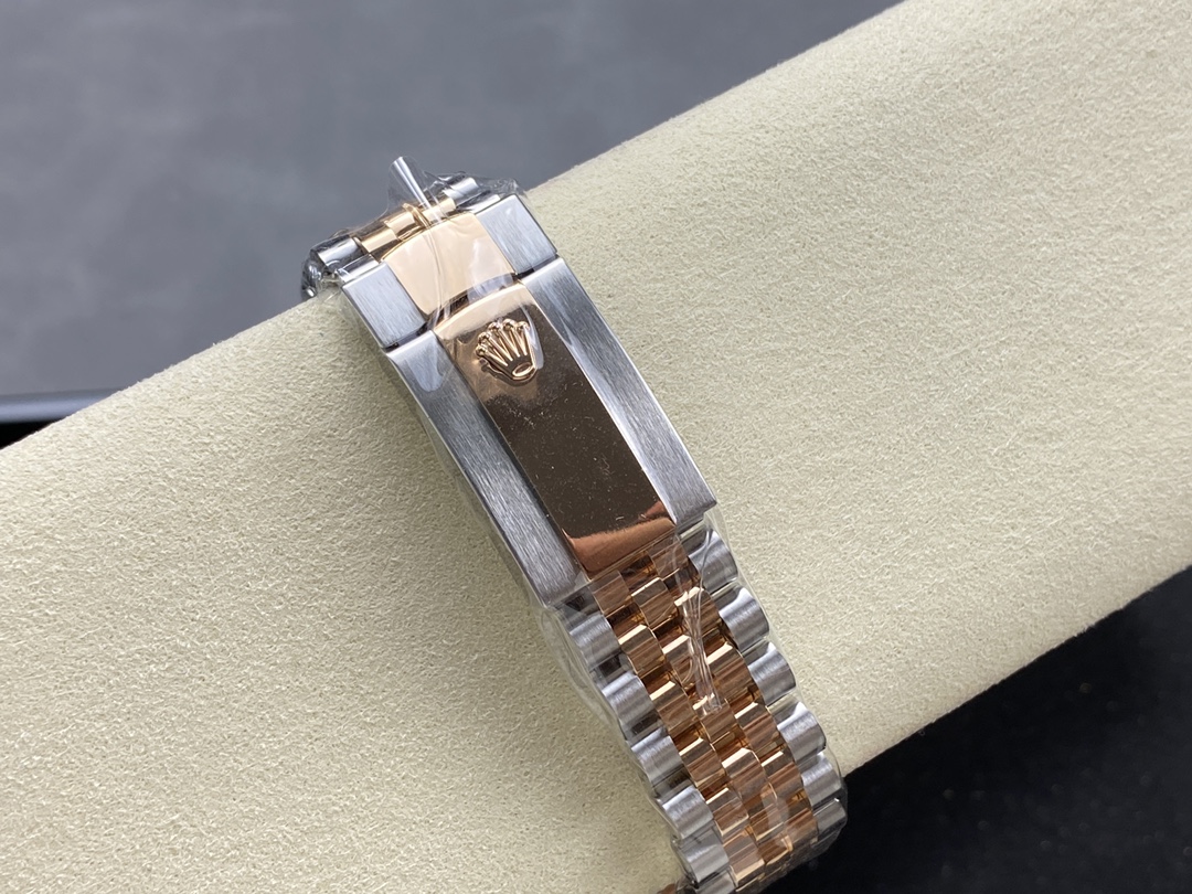 Rolex Datejust 41 Everose Gold Black Dial Jubilee Bracelet 126331