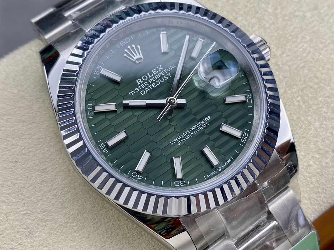 Rolex Datejust 126334 0029 Fluted Bezel Green Motif Dial 41MM Mens Replica Watch