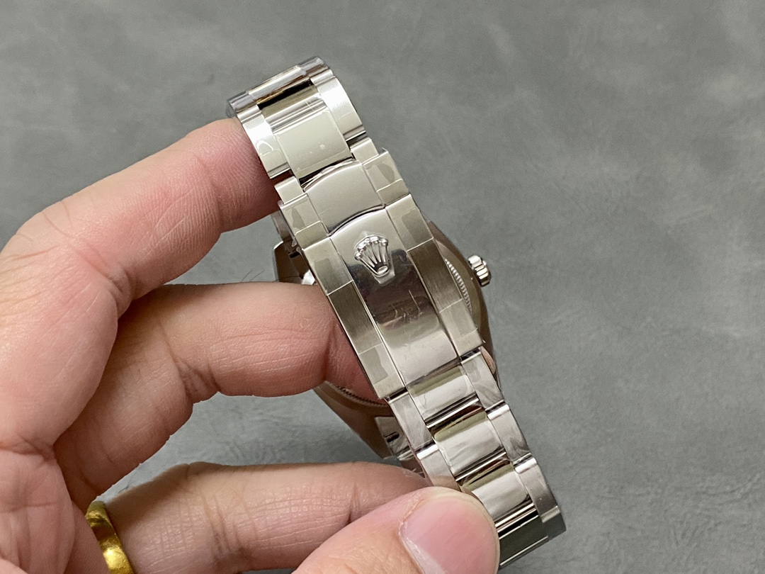 Rolex Datejust 36 White Gold & Diamonds Mint Green Dial M126284RBR 0044 Women's Watch