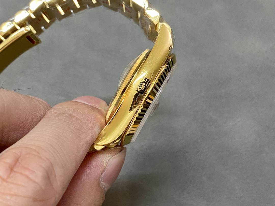 Rolex Day Date Sapphire Mirror Watch with 36mm Diameter Tiger's Eye Dial President