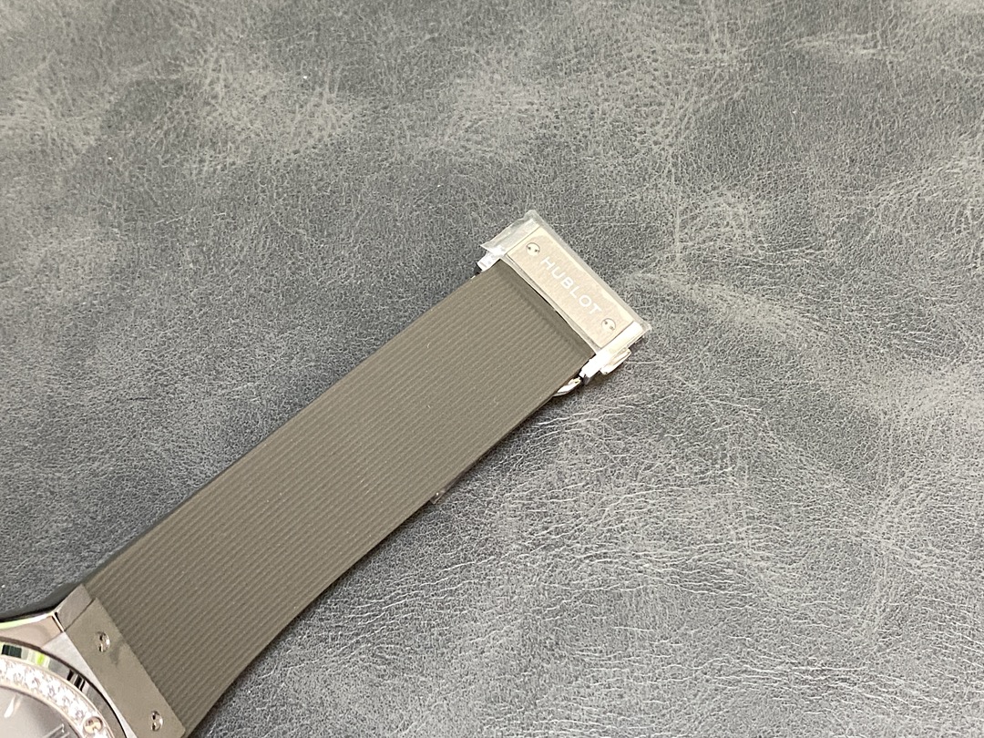 Hublot Classic Fusion Grey Dial 42mm Mens Replica Watch