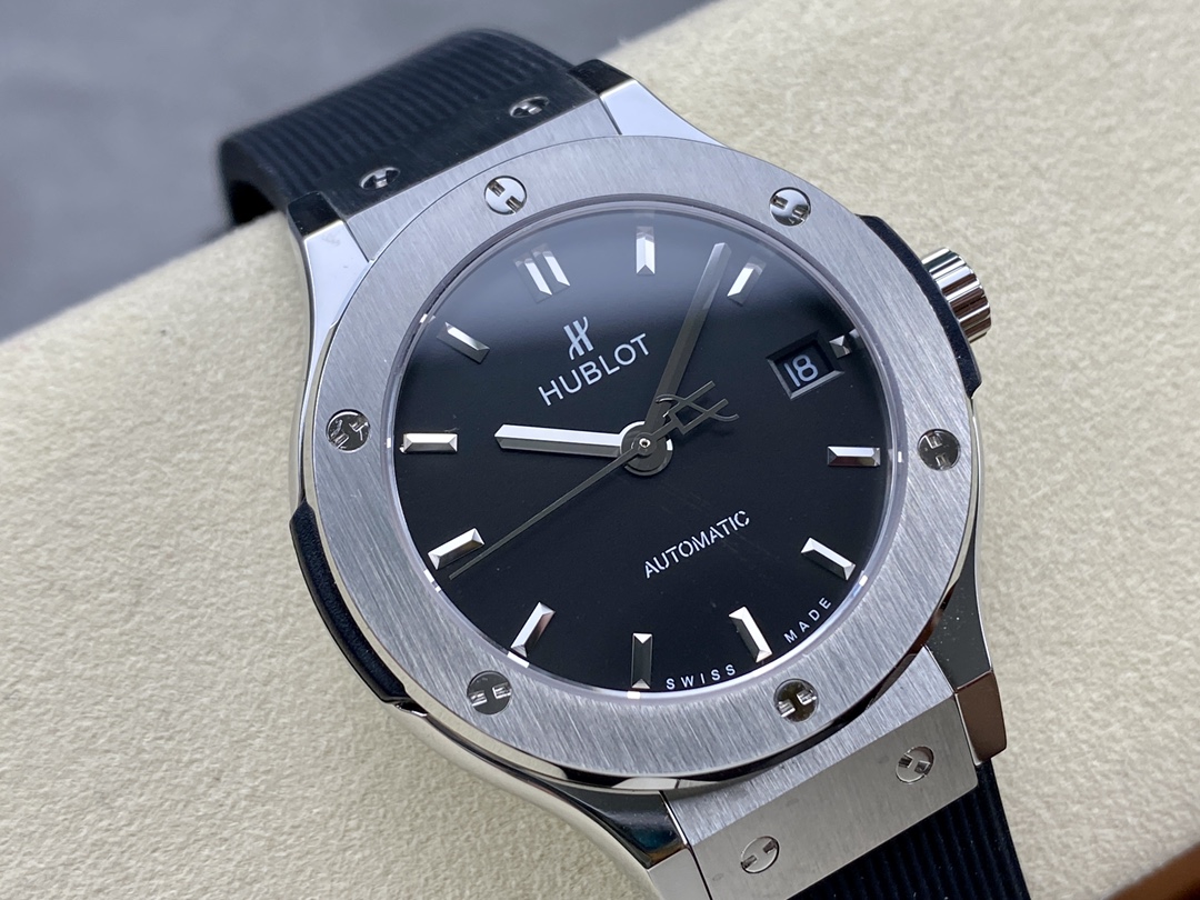 542.NX.1171.RX Hublot Classic Fusion Automatic Rubber