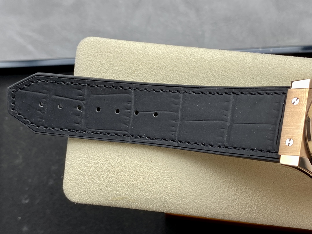 Hublot Classic Fusion 517.OX.0180.LR 45 mm Mens