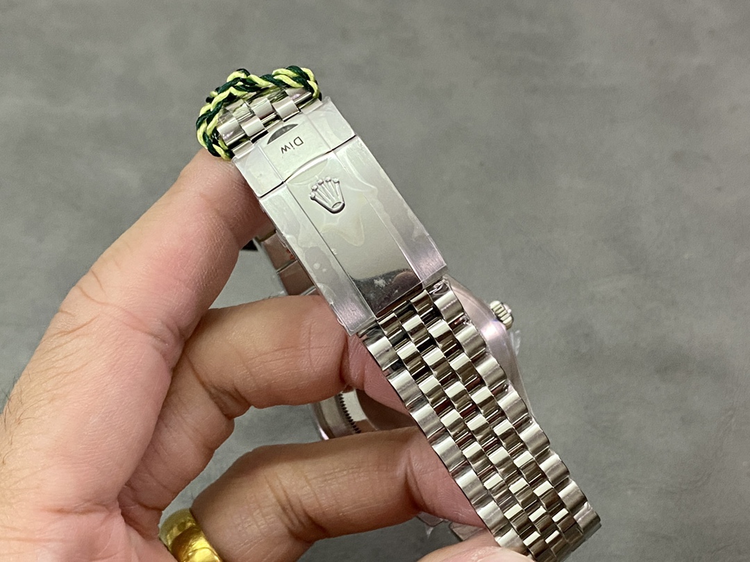 Rolex Datejust 41 Ice Blue Dial with Fluted Bezel 126334 Men's Watch