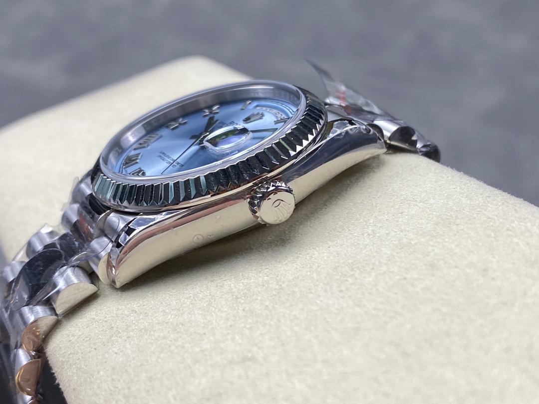 Rolex Day-Date 228236 0012 Fluted Bezel Ice Blue Dial 40MM Mens Replica Watch
