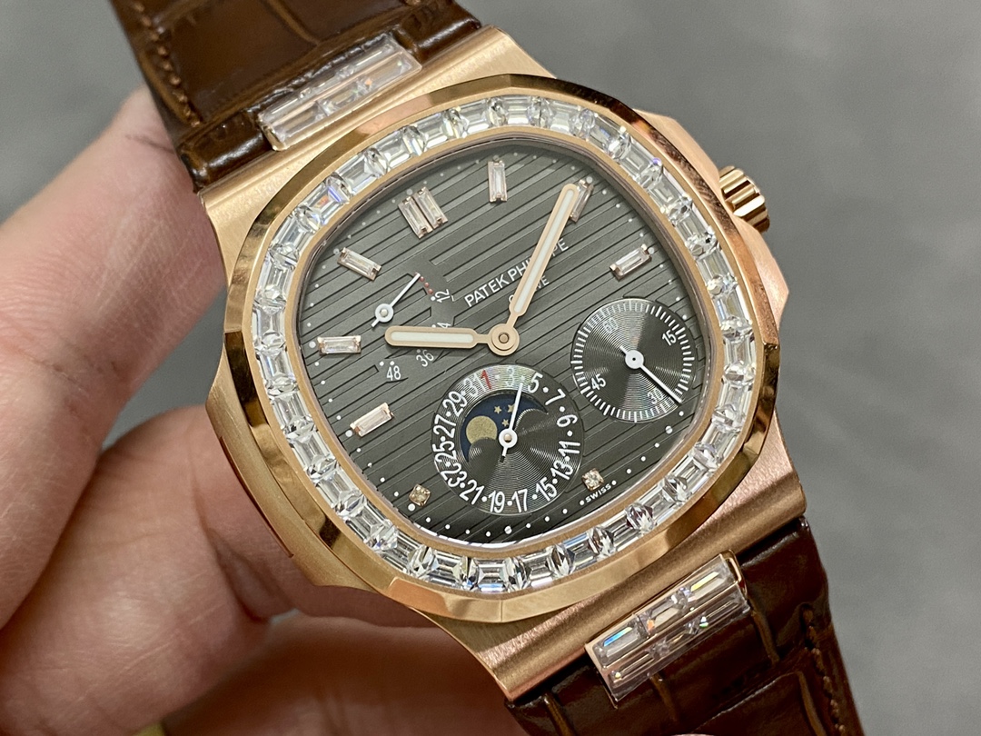 Replica Patek Philippe Nautilus 5724 001 40mm Mens Watch