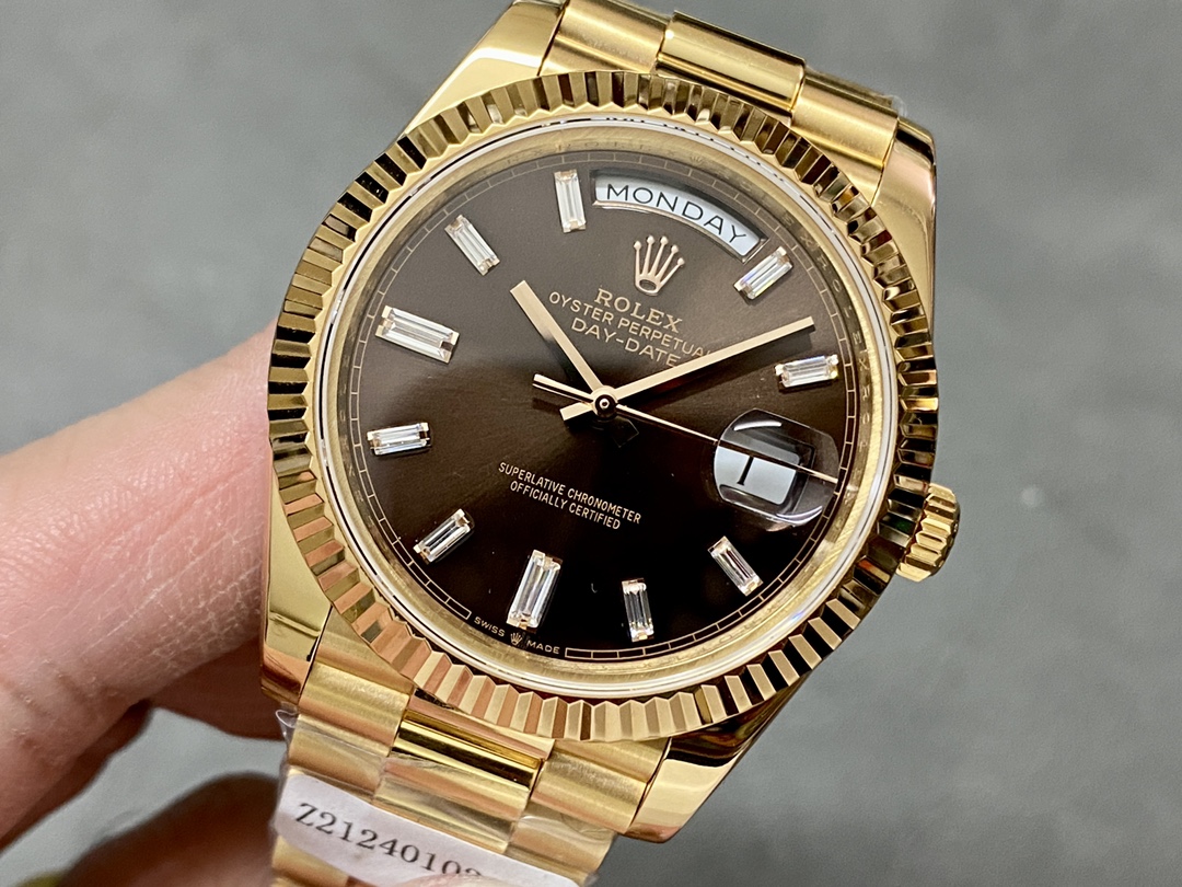 Rolex Day-Date 228238 Black Diamond Dial Fluted Bezel 40mm Mens Replica Watch