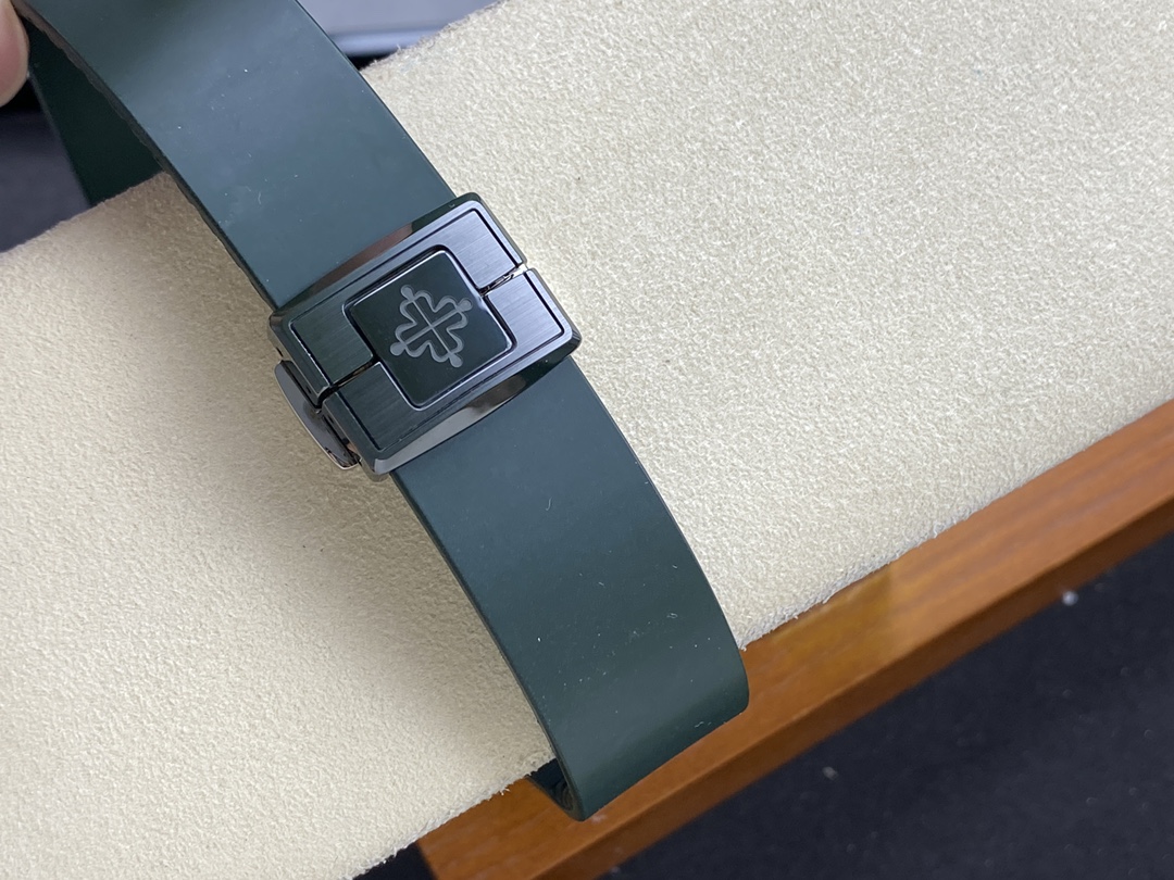 Patek Philippe Nautilus Yellow & Green 5711 40MM Watch