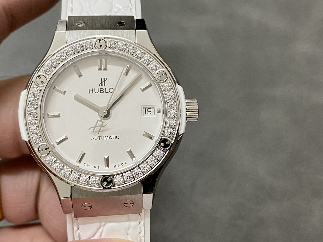 Hublot Classic Fusion Automatic 542.NE.2010.LR.1204