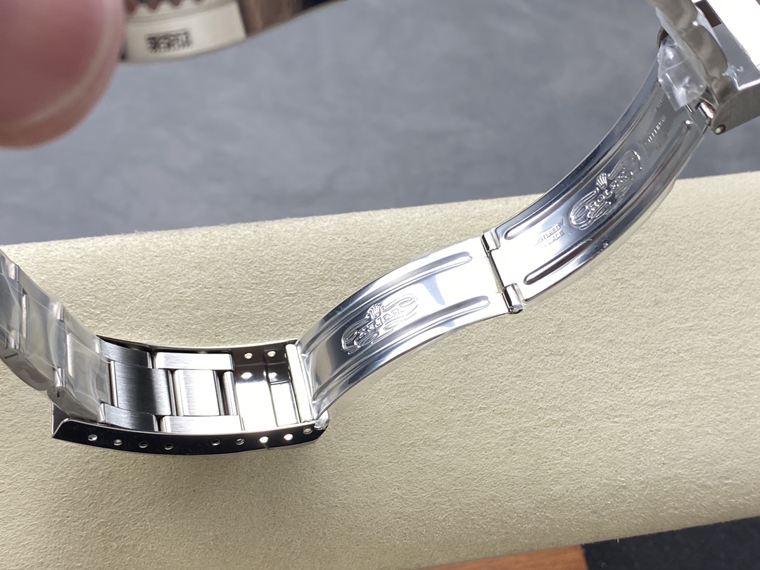 Rolex Submariner Date 16610LV Stainless Steel Oyster 40MM Black Dial Mens Replica Watch