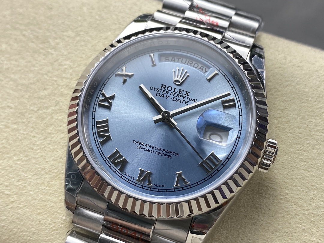 Rolex Day-Date 228236 0012 Fluted Bezel Ice Blue Dial 40MM Mens Replica Watch