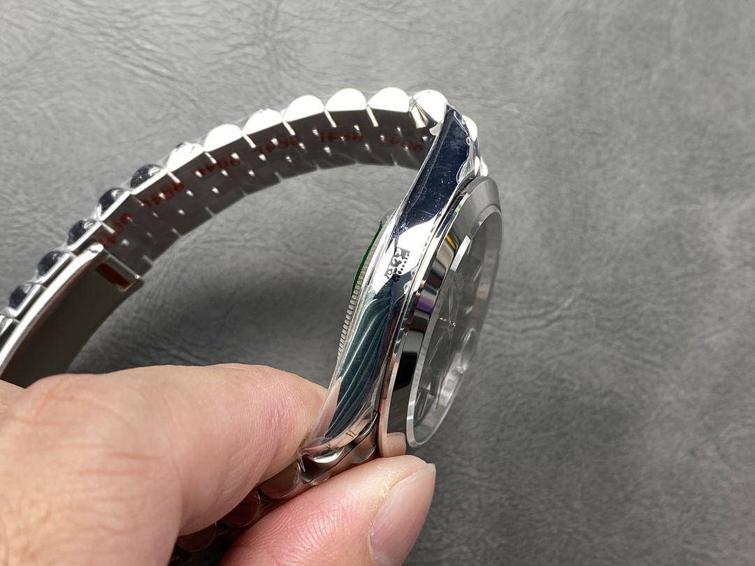 Rolex Datejust 41 41mm 126300 0012 Bright Black Index Dial