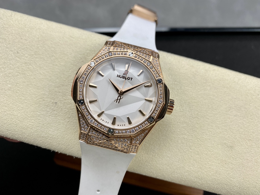 Hublot Classic Fusion 550.OS.2200.RW.1604.ORL20 40mm