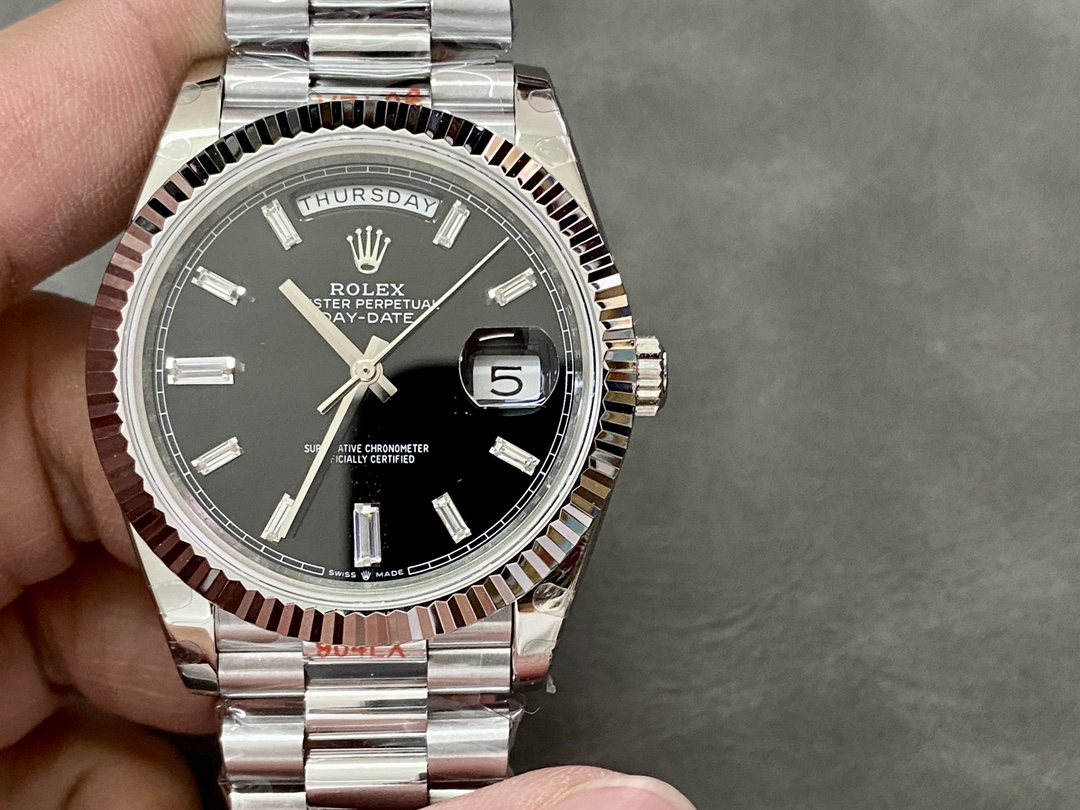 Rolex Day-Date 40mm 228239 0005 Black Diamond Dial Fluted Bezel Mens Replica Watch