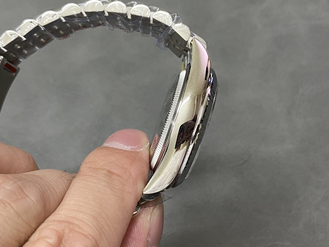 Rolex Datejust 126234 Olive Green Palm Motif Dial 36MM Unisex Replica Watch