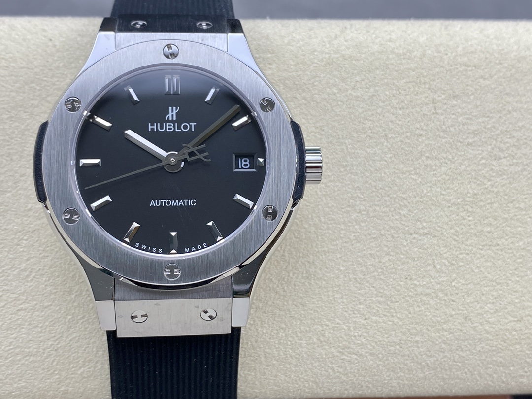 542.NX.1171.RX Hublot Classic Fusion Automatic Rubber
